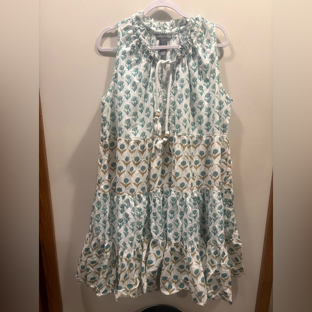 Chelsea & Theodore Cream Mini Dress with Blue Floral Print 1x - Picture 2 of 8